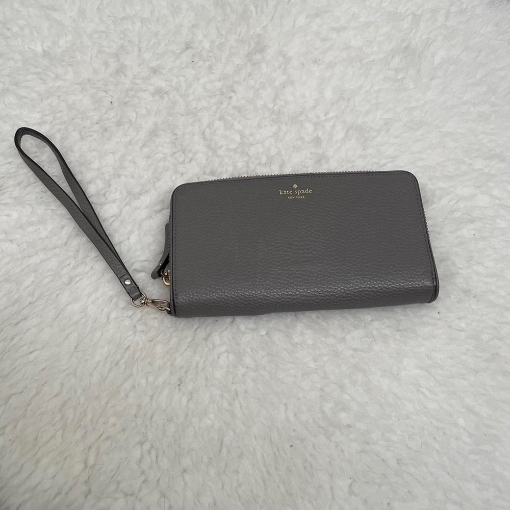 Grey Kate spade wristlet